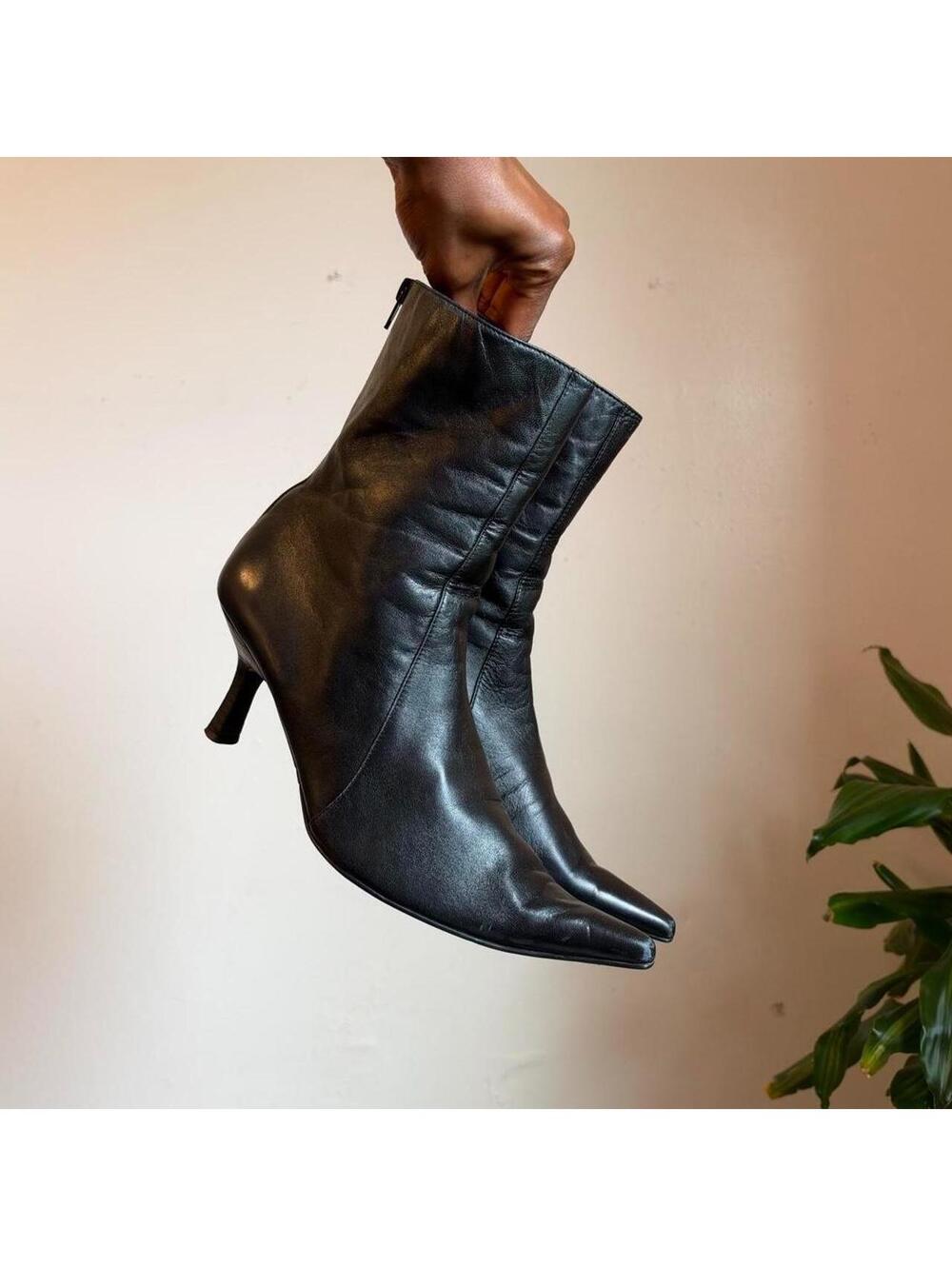 90s Black Leather Pointed Toe Ankle Boots EU 41 US 9.5 Kitten Heel